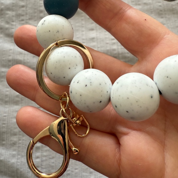 Silicone Bead wristlet - keychain - neutral tones - Picture 2 of 4